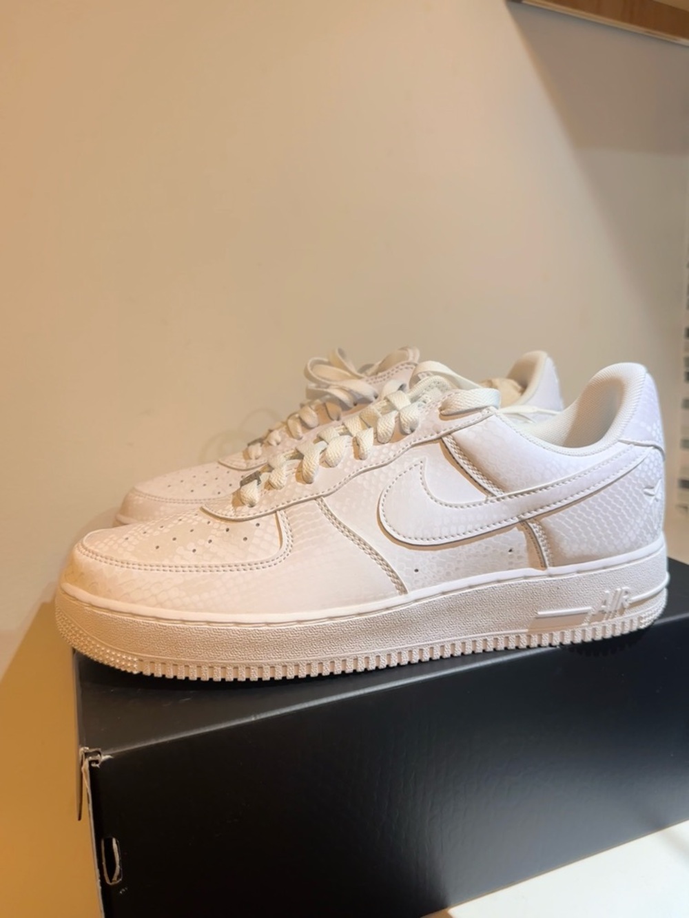 Nike All-White AIR FORCE 1 Low